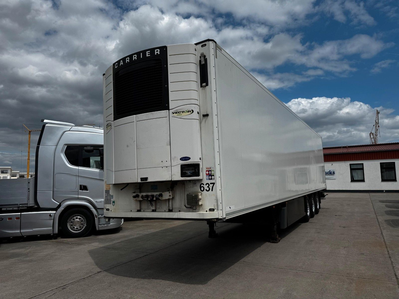 Schmitz Cargobull SKO 24 * CARRIER 1550 * DOPPELSTOCK * PALETTEN - Semi-reboque frigorífico: foto 2 Schmitz Cargobull SKO 24 * CARRIER 1550 * DOPPELSTOCK * PALETTEN - Semi-reboque frigorífico: foto 2