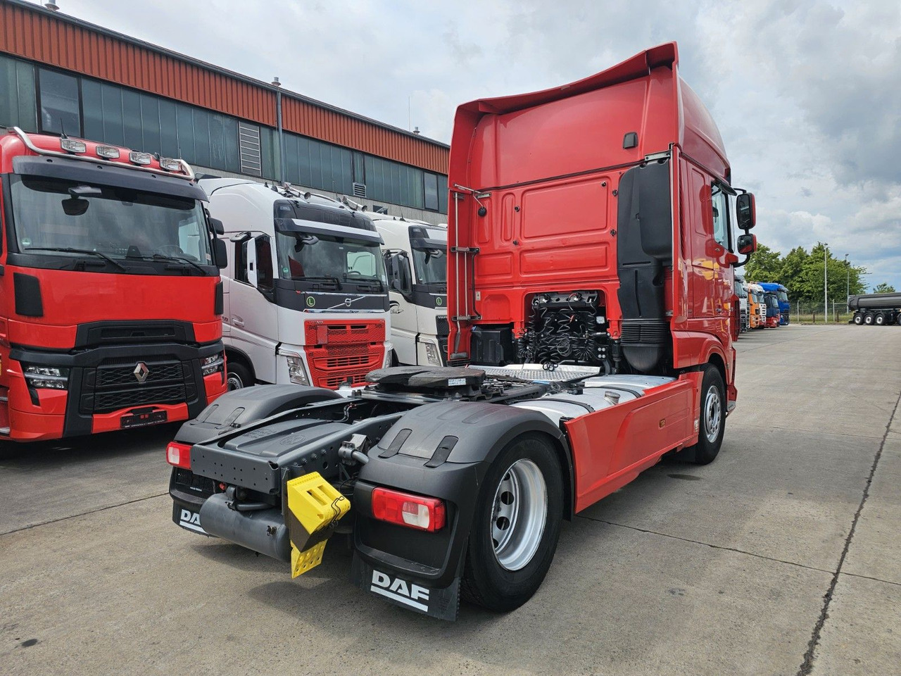 DAF XF 450 FT * STANDKLIMA &-HEIZUNG * ACC * 2X TANK - Tractor: foto 5 DAF XF 450 FT * STANDKLIMA &-HEIZUNG * ACC * 2X TANK - Tractor: foto 5