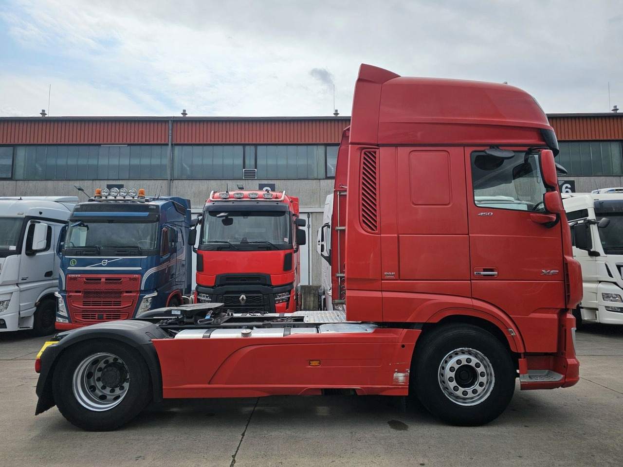 DAF XF 450 FT * STANDKLIMA &-HEIZUNG * ACC * 2X TANK - Tractor: foto 4 DAF XF 450 FT * STANDKLIMA &-HEIZUNG * ACC * 2X TANK - Tractor: foto 4