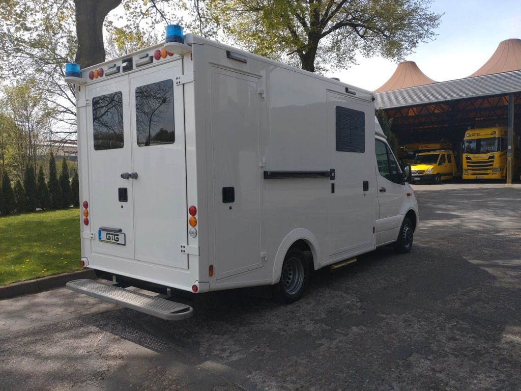 Mercedes-Benz RTW / Tierrettung / Tierarzt / OP - Ambulância: foto 2 Mercedes-Benz RTW / Tierrettung / Tierarzt / OP - Ambulância: foto 2