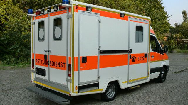 Mercedes-Benz Sprinter 516 CDI /on Stock / Mercedes-Benz Sprinter 516 CDI /on Stock / - Ambulância: foto 4 Mercedes-Benz Sprinter 516 CDI /on Stock / Mercedes-Benz Sprinter 516 CDI /on Stock / - Ambulância: foto 4