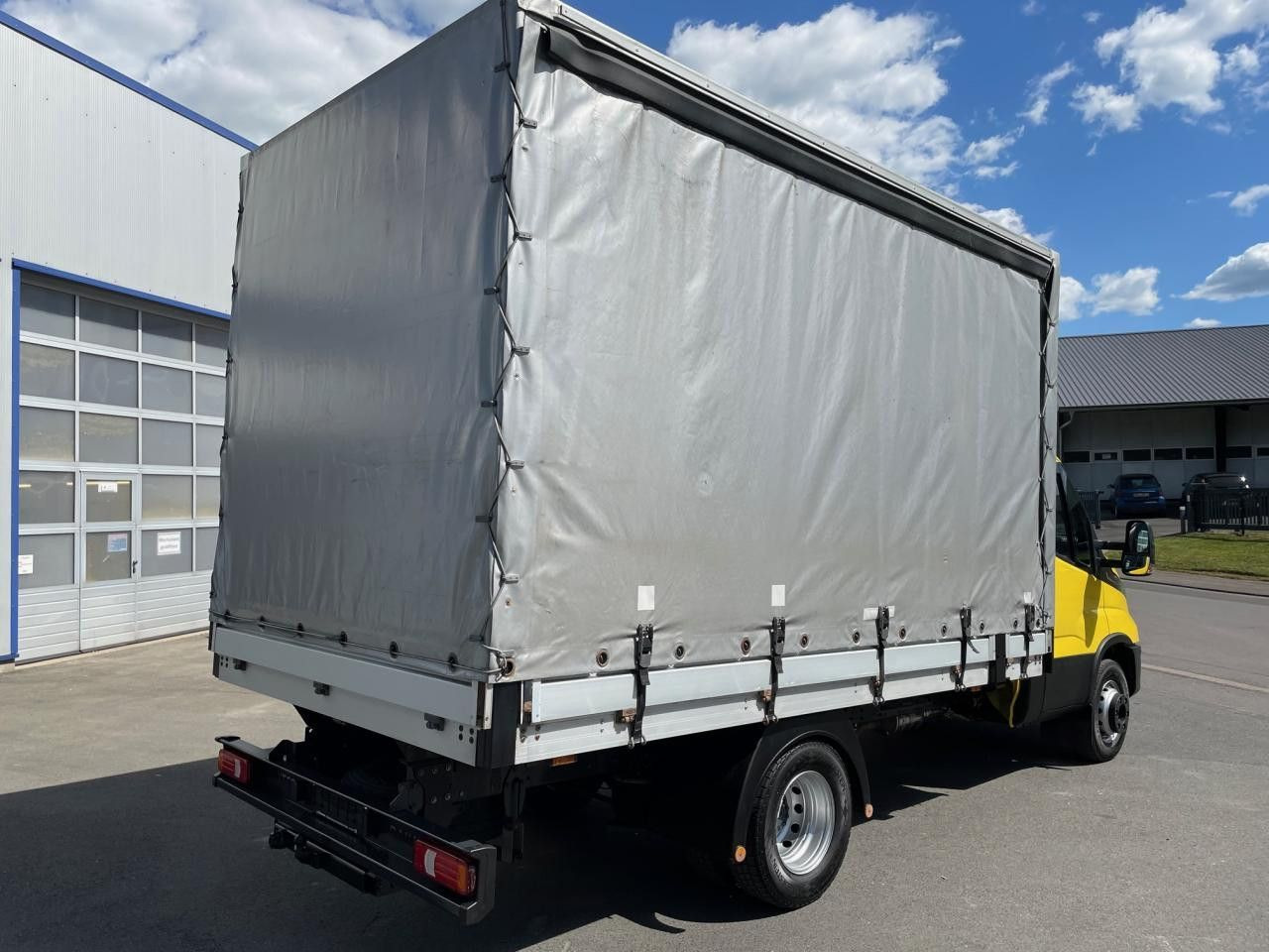 Iveco Daily 70C21HA8/P (72C) Euro6 Klima AHK Navi ZV - Carrinha de lona: foto 4 Iveco Daily 70C21HA8/P (72C) Euro6 Klima AHK Navi ZV - Carrinha de lona: foto 4