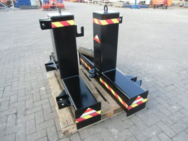COMBI frontgewicht - werktuigendrager - Contrapeso para Máquina agrícola: foto 1 COMBI frontgewicht - werktuigendrager - Contrapeso para Máquina agrícola: foto 1