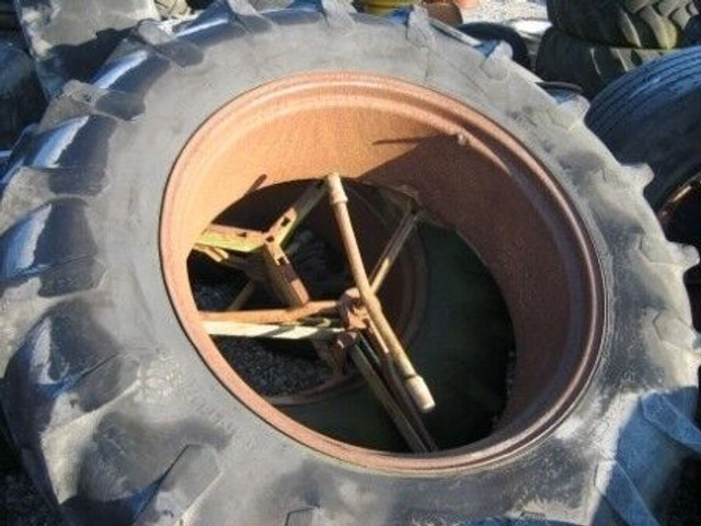 Dubbellucht Molcon 3 ster 16,9 x 34 - Jantes e pneus: foto 1 Dubbellucht Molcon 3 ster 16,9 x 34 - Jantes e pneus: foto 1