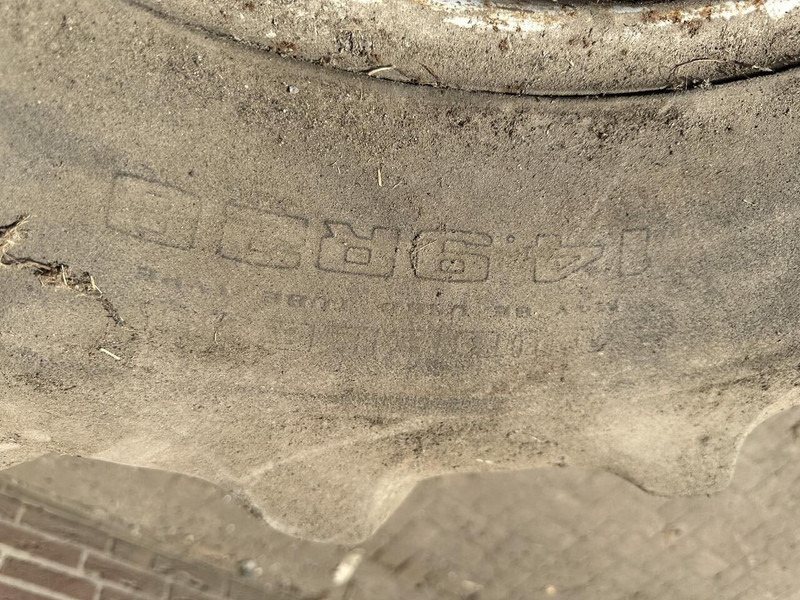 Goodyear banden 14.9 R28 - Gebruikt - Jantes e pneus: foto 4 Goodyear banden 14.9 R28 - Gebruikt - Jantes e pneus: foto 4