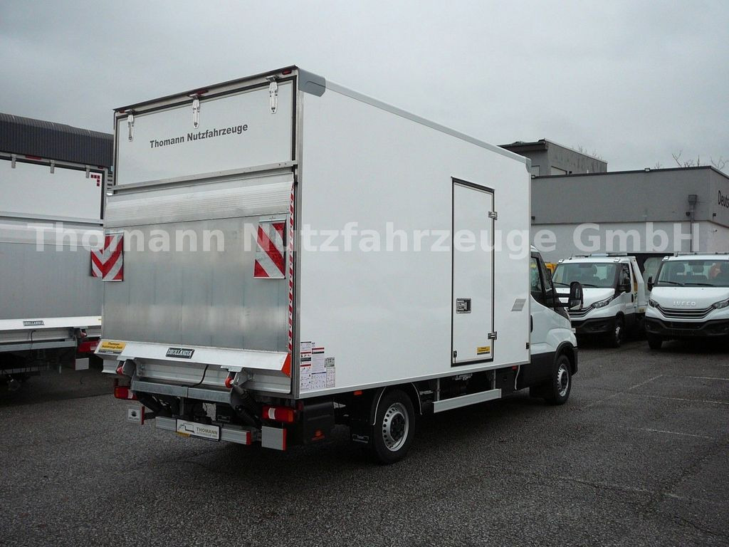 Iveco Daily 35S18 Koffer Ladebordwand - Carrinha de contentor: foto 4 Iveco Daily 35S18 Koffer Ladebordwand - Carrinha de contentor: foto 4