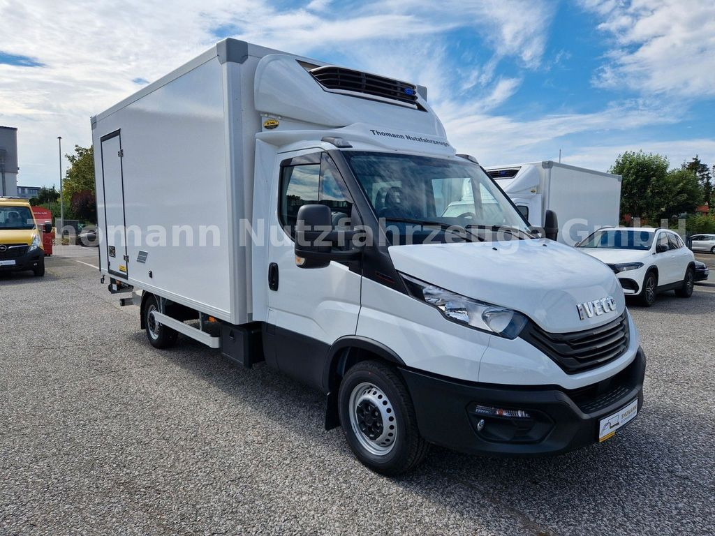 Iveco Daily 35S18 Kühlkoffer LBW BÄR Xarios 300 GH Iveco Daily 35S18 Kühlkoffer LBW BÄR Xarios 300 GH - Carrinha frigorífica: foto 1 Iveco Daily 35S18 Kühlkoffer LBW BÄR Xarios 300 GH Iveco Daily 35S18 Kühlkoffer LBW BÄR Xarios 300 GH - Carrinha frigorífica: foto 1