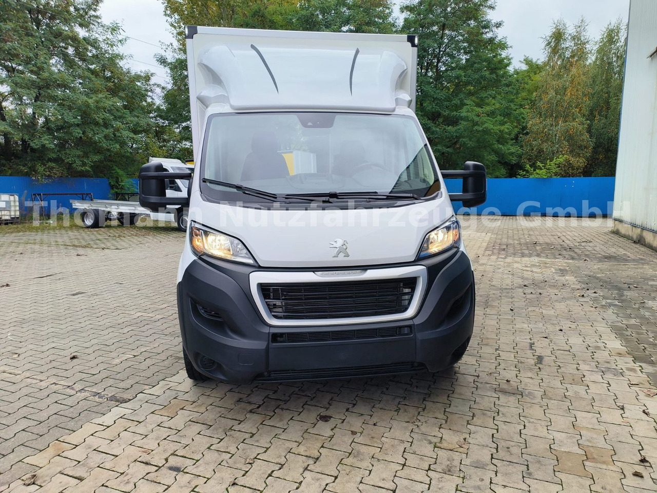 Peugeot Boxer Premium Koffer Extra Tief mit Klappe ! - Carrinha de contentor: foto 4 Peugeot Boxer Premium Koffer Extra Tief mit Klappe ! - Carrinha de contentor: foto 4