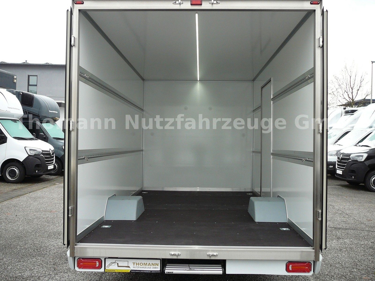 Carrinha de contentor Renault Master Koffer Extra Tief: foto 9