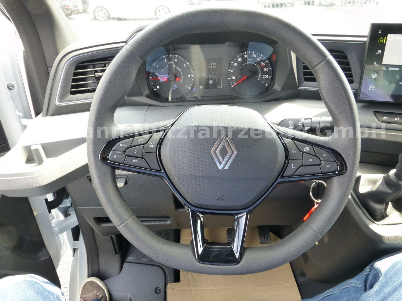 Carrinha de lona Renault NEW Master Pritsche Plane Schlafkabine: foto 18 Carrinha de lona Renault NEW Master Pritsche Plane Schlafkabine: foto 18