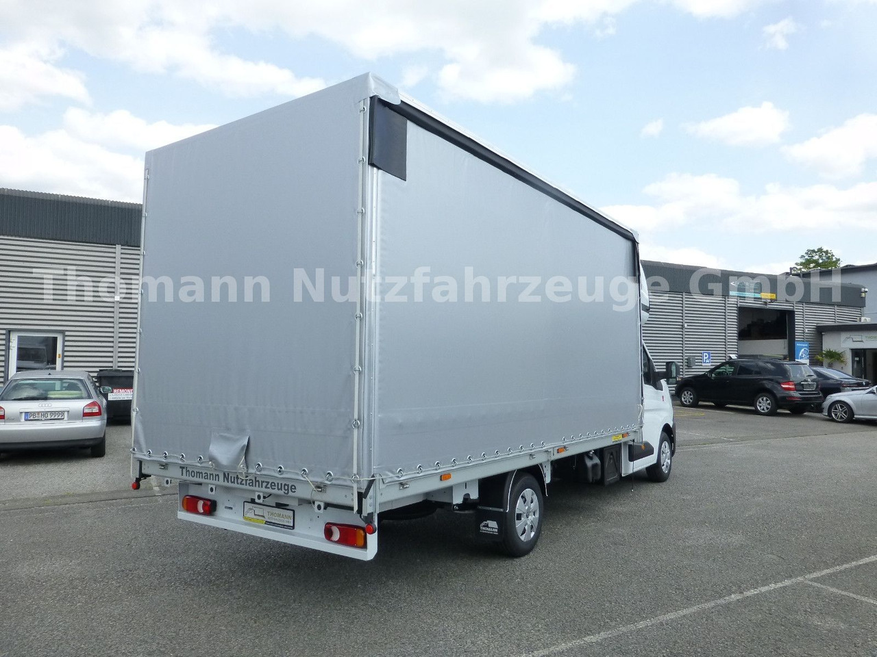 Carrinha de lona Renault NEW Master Pritsche Plane Schlafkabine: foto 10 Carrinha de lona Renault NEW Master Pritsche Plane Schlafkabine: foto 10