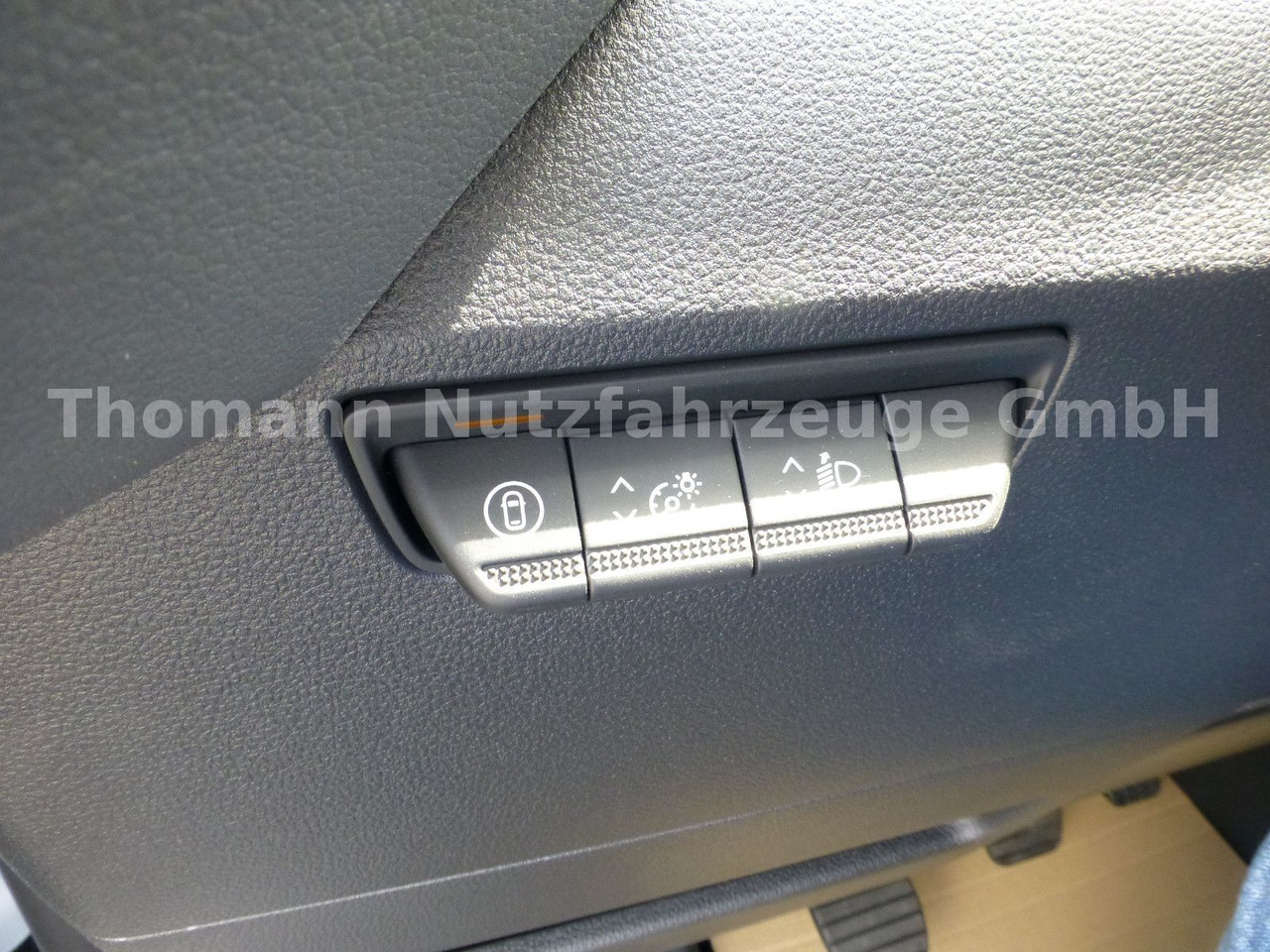 Carrinha de lona Renault NEW Master Pritsche Plane Schlafkabine: foto 22 Carrinha de lona Renault NEW Master Pritsche Plane Schlafkabine: foto 22