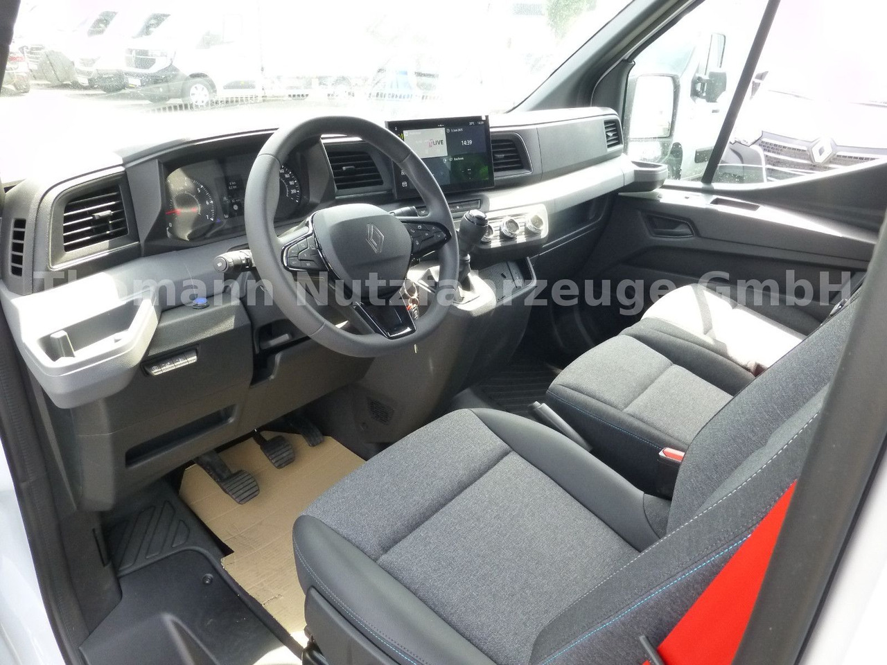 Carrinha de lona Renault NEW Master Pritsche Plane Schlafkabine: foto 16 Carrinha de lona Renault NEW Master Pritsche Plane Schlafkabine: foto 16