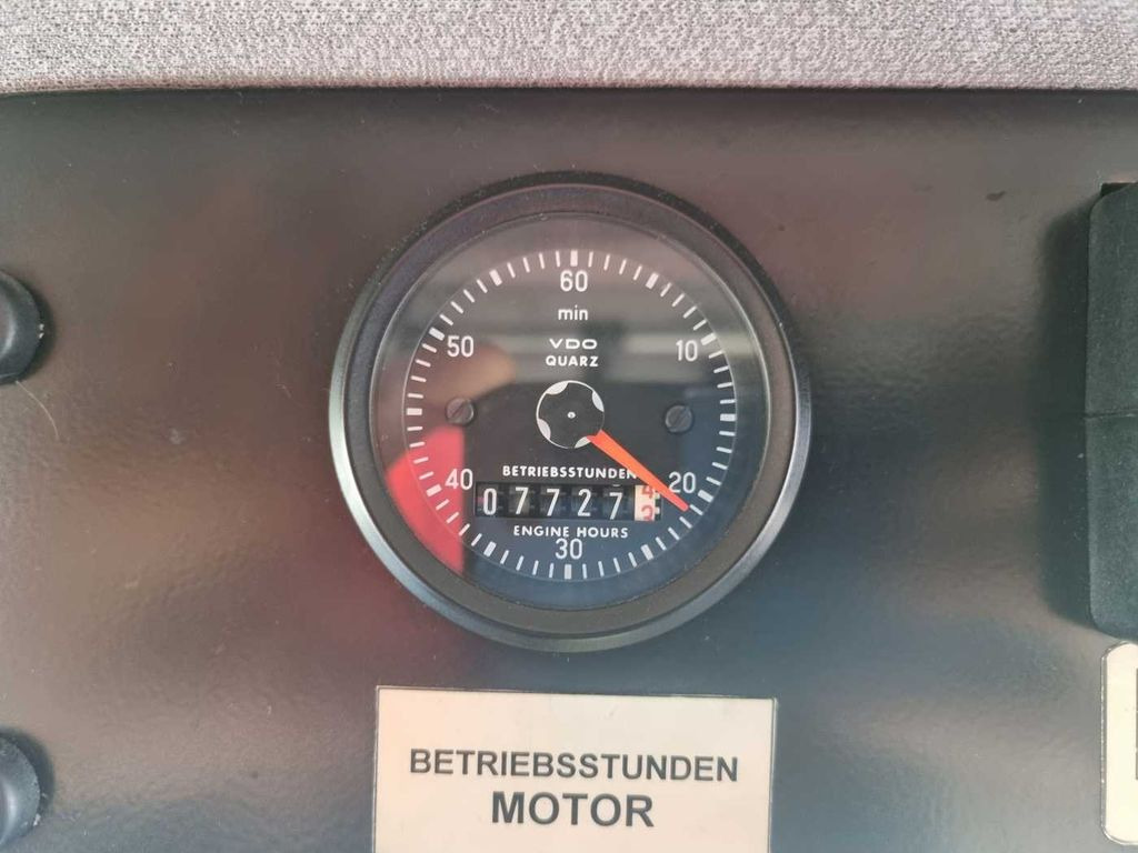 Camião MAN 15.284LC Metz DLK 23-12 Feuerwehr Drehleiter: foto 12