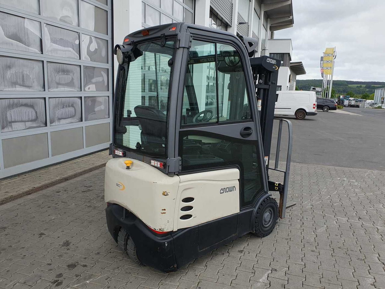Crown SCT6020-1.3 /Triplex: 4.30m / SS / 1.185h! - Empilhador elétrico: foto 4 Crown SCT6020-1.3 /Triplex: 4.30m / SS / 1.185h! - Empilhador elétrico: foto 4