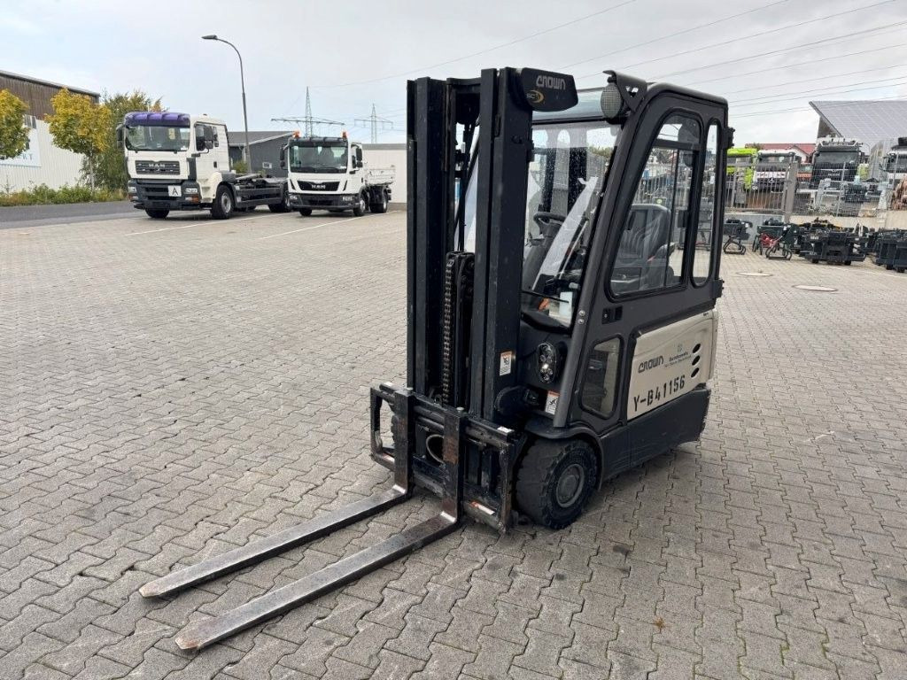 Crown SCT6020-1.3 / Triplex 4,3m / Batterie 06/2020 - Empilhador elétrico: foto 5 Crown SCT6020-1.3 / Triplex 4,3m / Batterie 06/2020 - Empilhador elétrico: foto 5