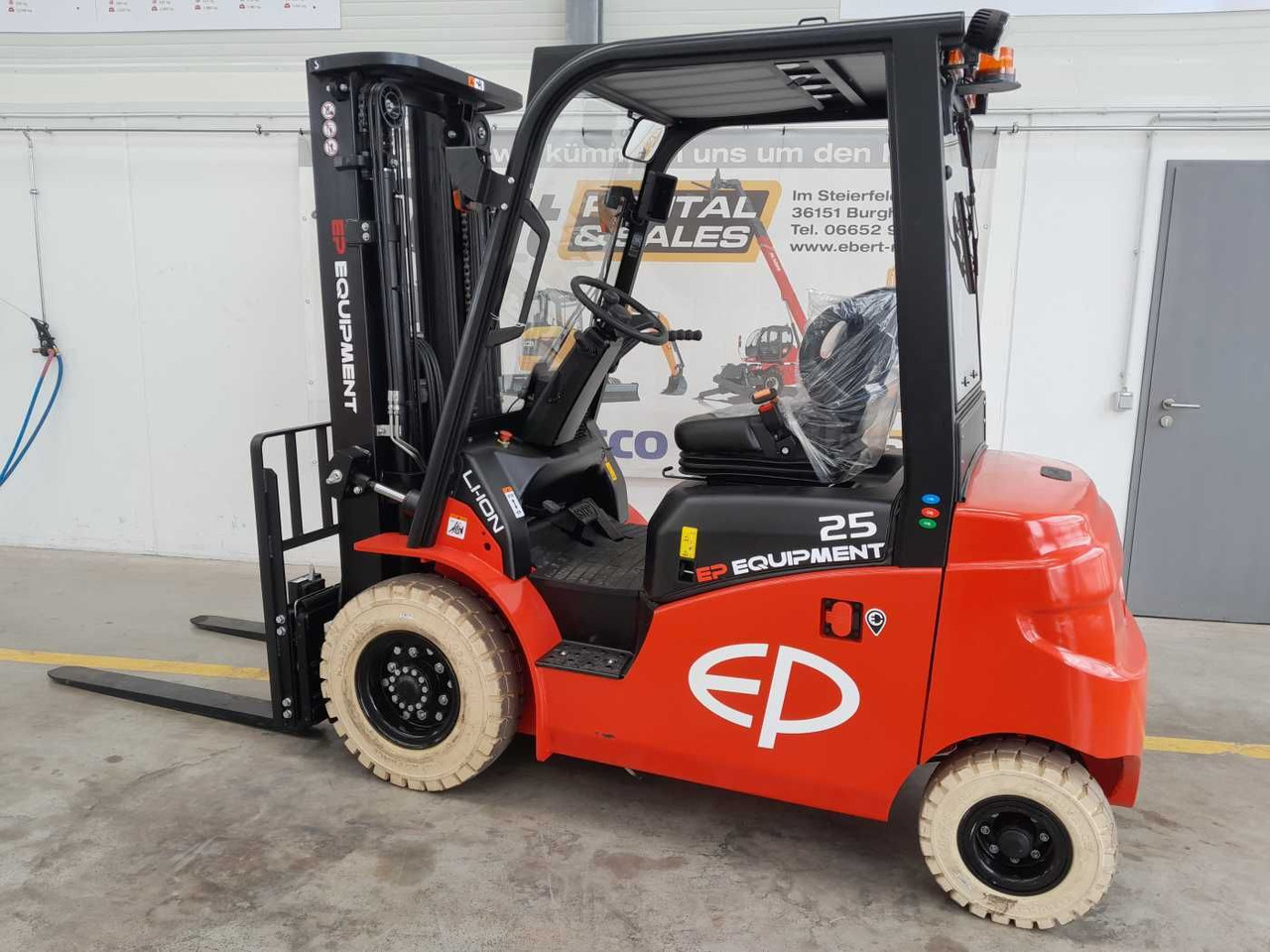 EP Equipment EFL253 / Triplex: 4,80m / SS / Neu - Empilhador elétrico: foto 3 EP Equipment EFL253 / Triplex: 4,80m / SS / Neu - Empilhador elétrico: foto 3