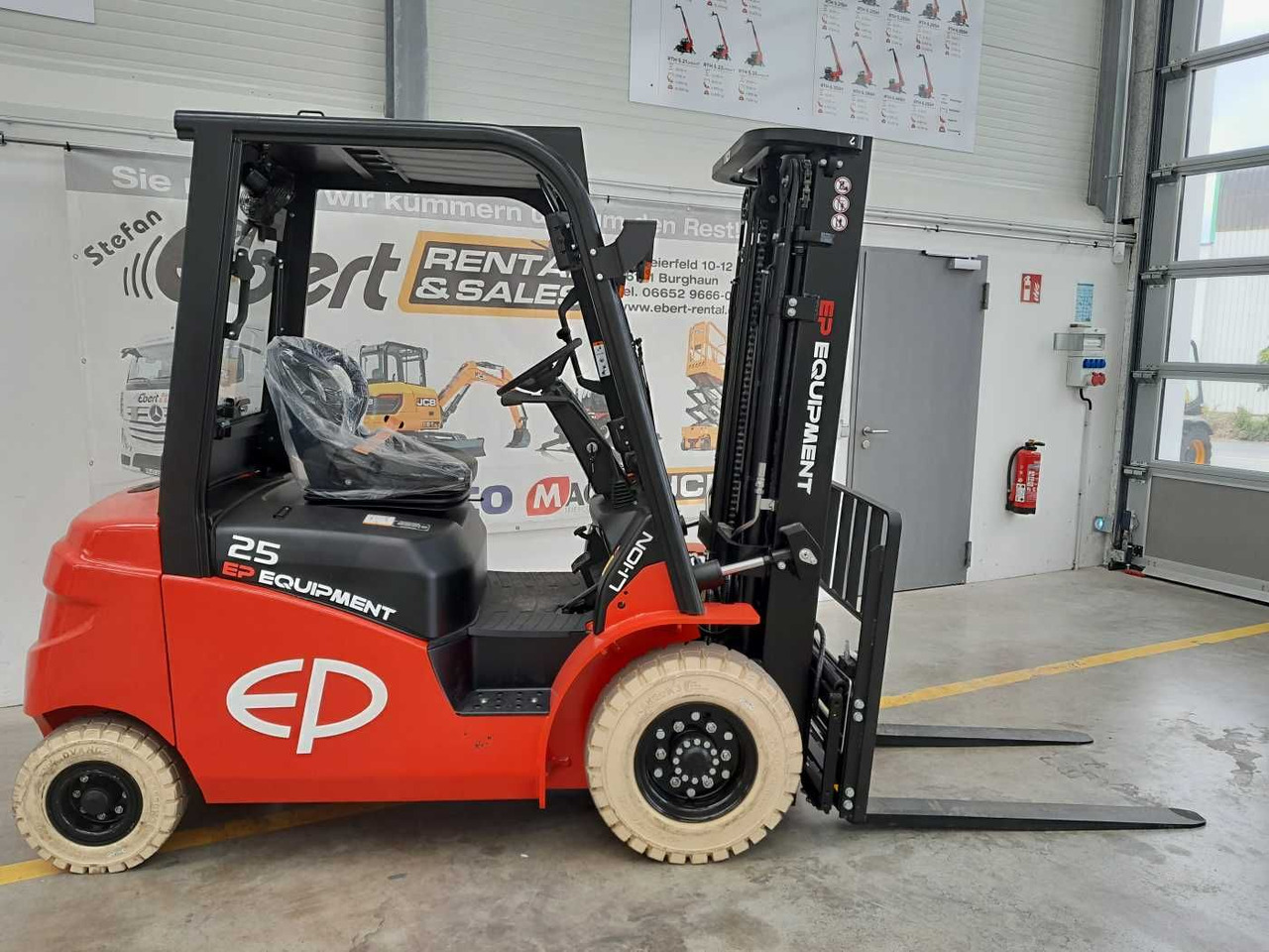 EP Equipment EFL253 / Triplex: 4,80m / SS / Neu - Empilhador elétrico: foto 5 EP Equipment EFL253 / Triplex: 4,80m / SS / Neu - Empilhador elétrico: foto 5