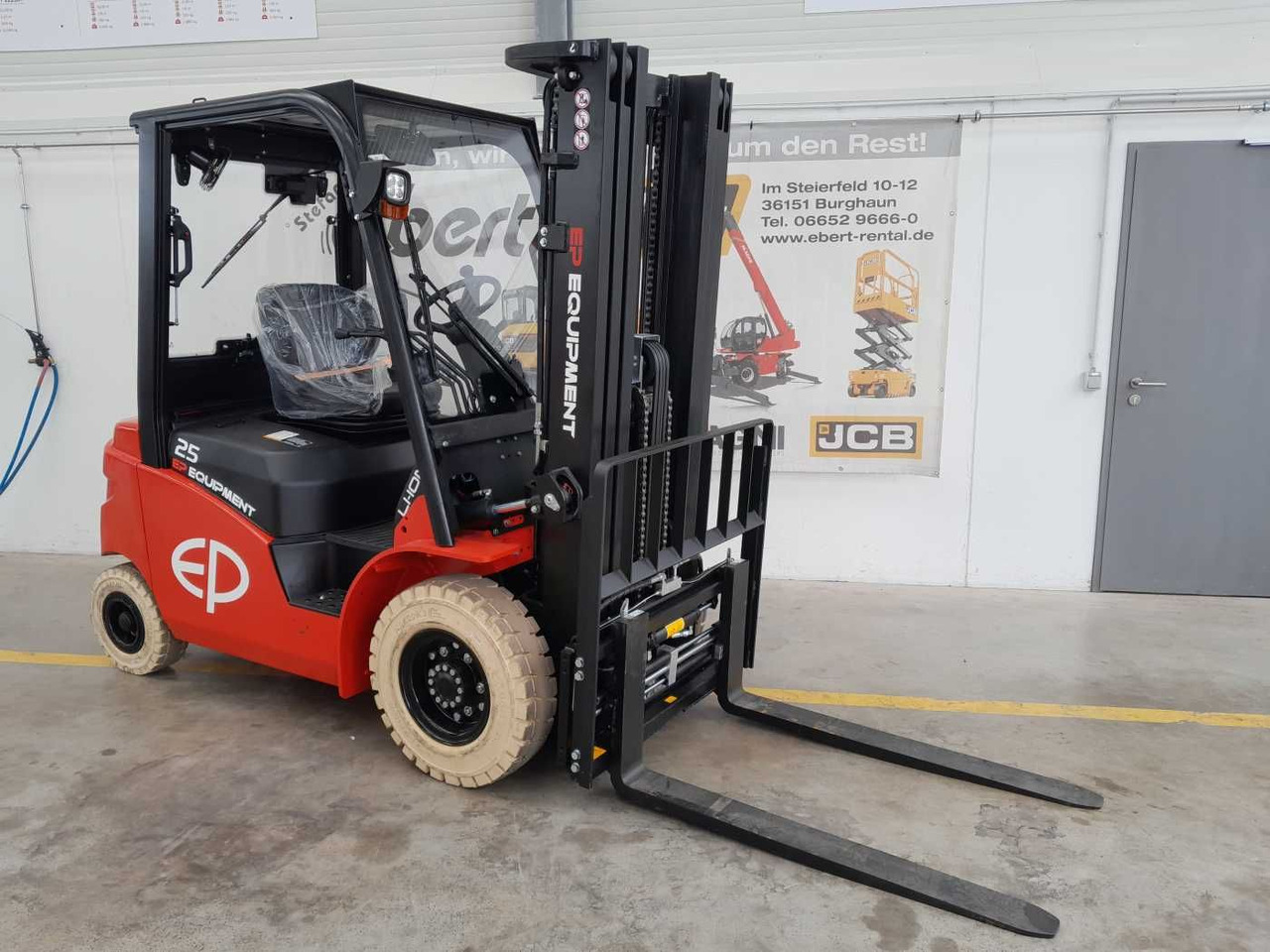 EP Equipment EFL253 / Triplex: 4,80m / SS / Neu - Empilhador elétrico: foto 4 EP Equipment EFL253 / Triplex: 4,80m / SS / Neu - Empilhador elétrico: foto 4