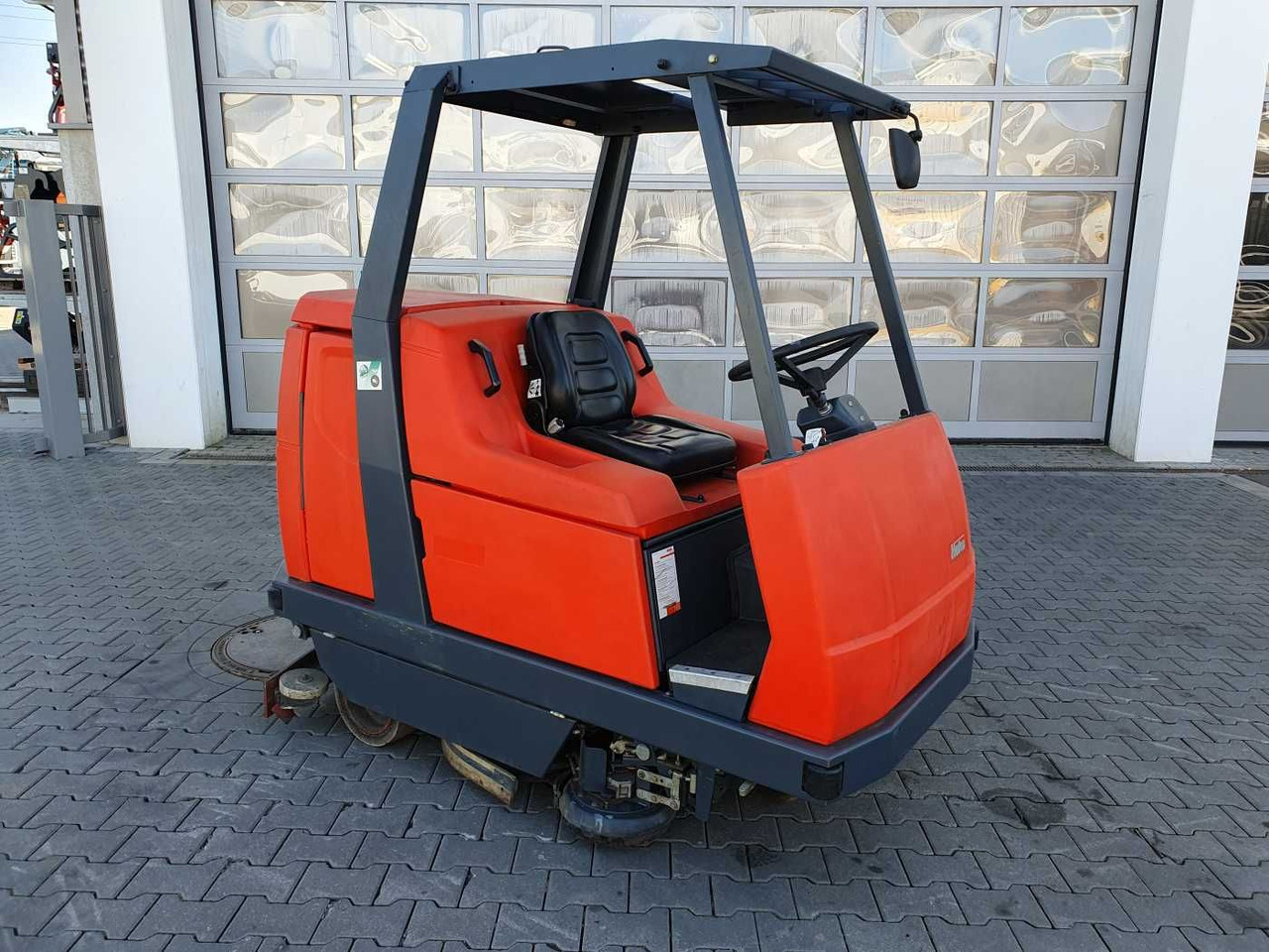 Hakomatic B 1100 / nur 704h! / 2006 - Lavadora aspiradora de pavimentos: foto 2 Hakomatic B 1100 / nur 704h! / 2006 - Lavadora aspiradora de pavimentos: foto 2