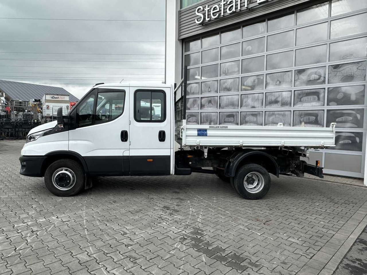 Iveco 70C18H 3-S.Kipper *R.3750mm*7Sitze*AHK* - Carrinha basculante: foto 2 Iveco 70C18H 3-S.Kipper *R.3750mm*7Sitze*AHK* - Carrinha basculante: foto 2