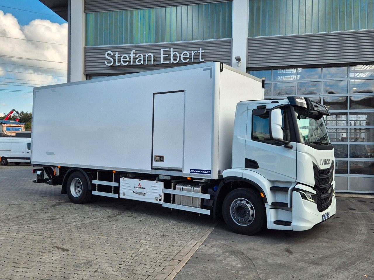Iveco AD190S40/FP Lamberet Mitsubishi LBW Tür AHK - Camião frigorífico: foto 4 Iveco AD190S40/FP Lamberet Mitsubishi LBW Tür AHK - Camião frigorífico: foto 4