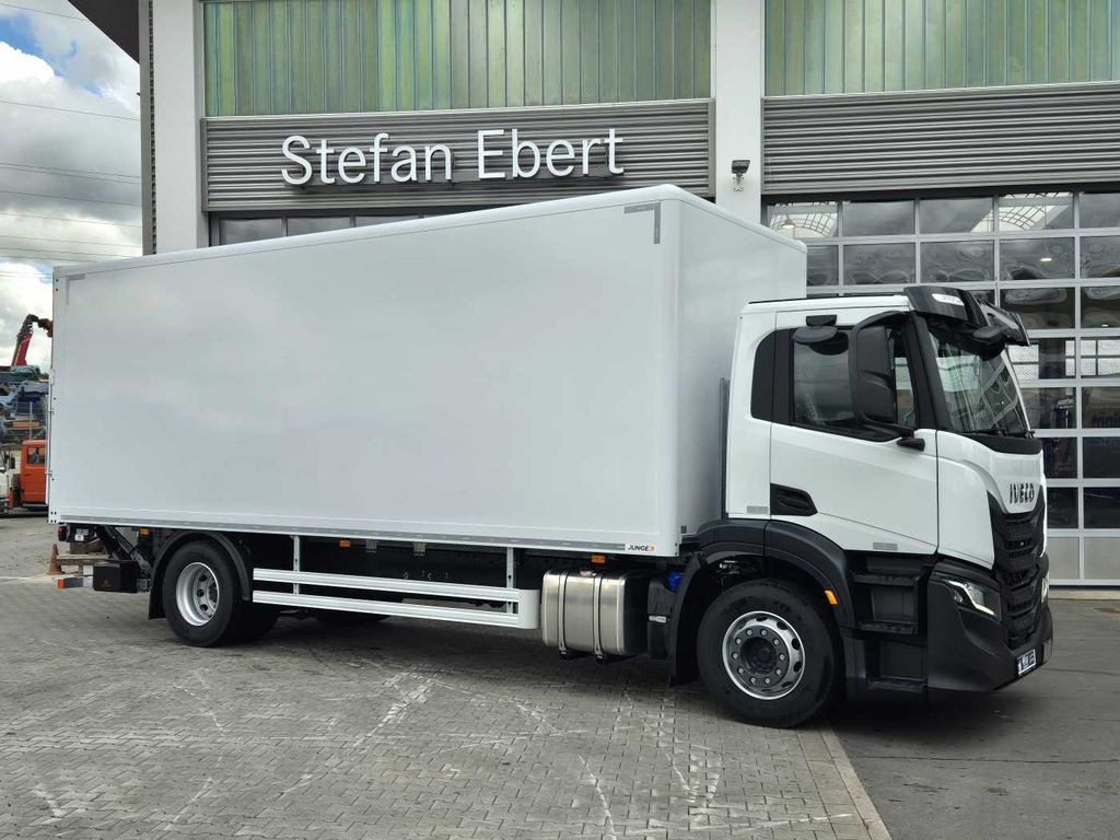 Iveco AD190S40/P 4x2 Ladebordwand 2.000kg Navi ACC Iveco AD190S40/P 4x2 Ladebordwand 2.000kg Navi ACC - Camião furgão: foto 3 Iveco AD190S40/P 4x2 Ladebordwand 2.000kg Navi ACC Iveco AD190S40/P 4x2 Ladebordwand 2.000kg Navi ACC - Camião furgão: foto 3