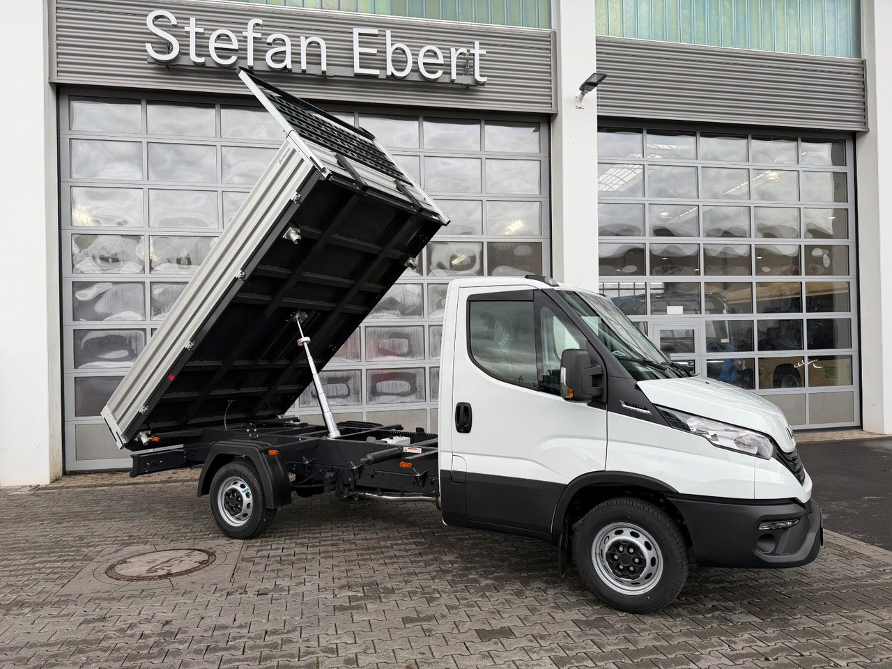 Iveco Daily 35S14 A8*R3.450mm*Automatik*Kamera*2Sitze* - Carrinha basculante: foto 2 Iveco Daily 35S14 A8*R3.450mm*Automatik*Kamera*2Sitze* - Carrinha basculante: foto 2