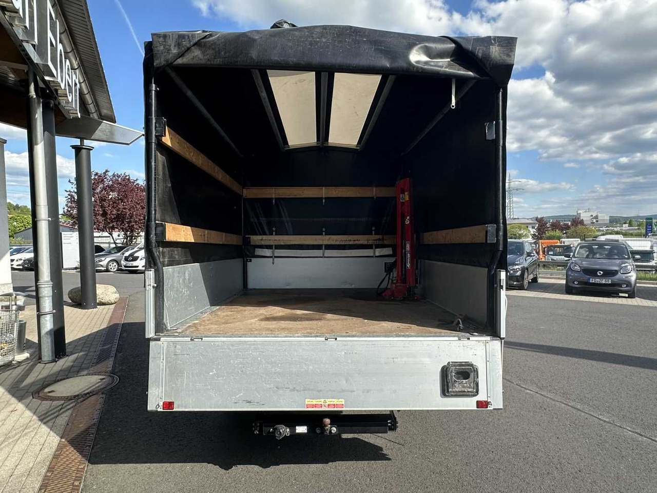 Iveco Daily 35S14 Pritsche+Plane *AHK*Ladekran*7-Sitze - Carrinha de caixa aberta: foto 5 Iveco Daily 35S14 Pritsche+Plane *AHK*Ladekran*7-Sitze - Carrinha de caixa aberta: foto 5