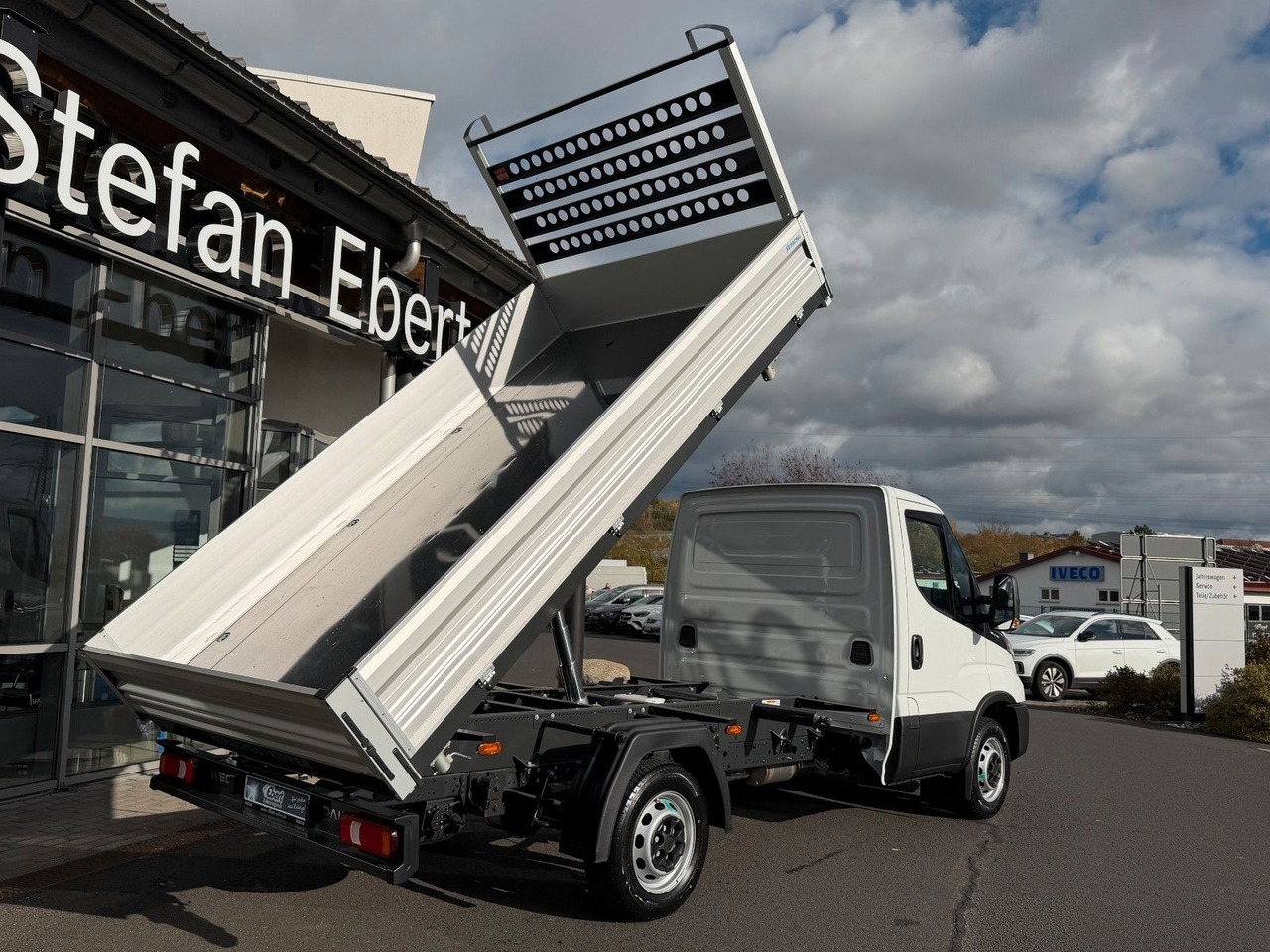 Iveco Daily 35S16 A8 *R3.450mm*Automatik*Klima* 3x - Carrinha basculante: foto 3 Iveco Daily 35S16 A8 *R3.450mm*Automatik*Klima* 3x - Carrinha basculante: foto 3