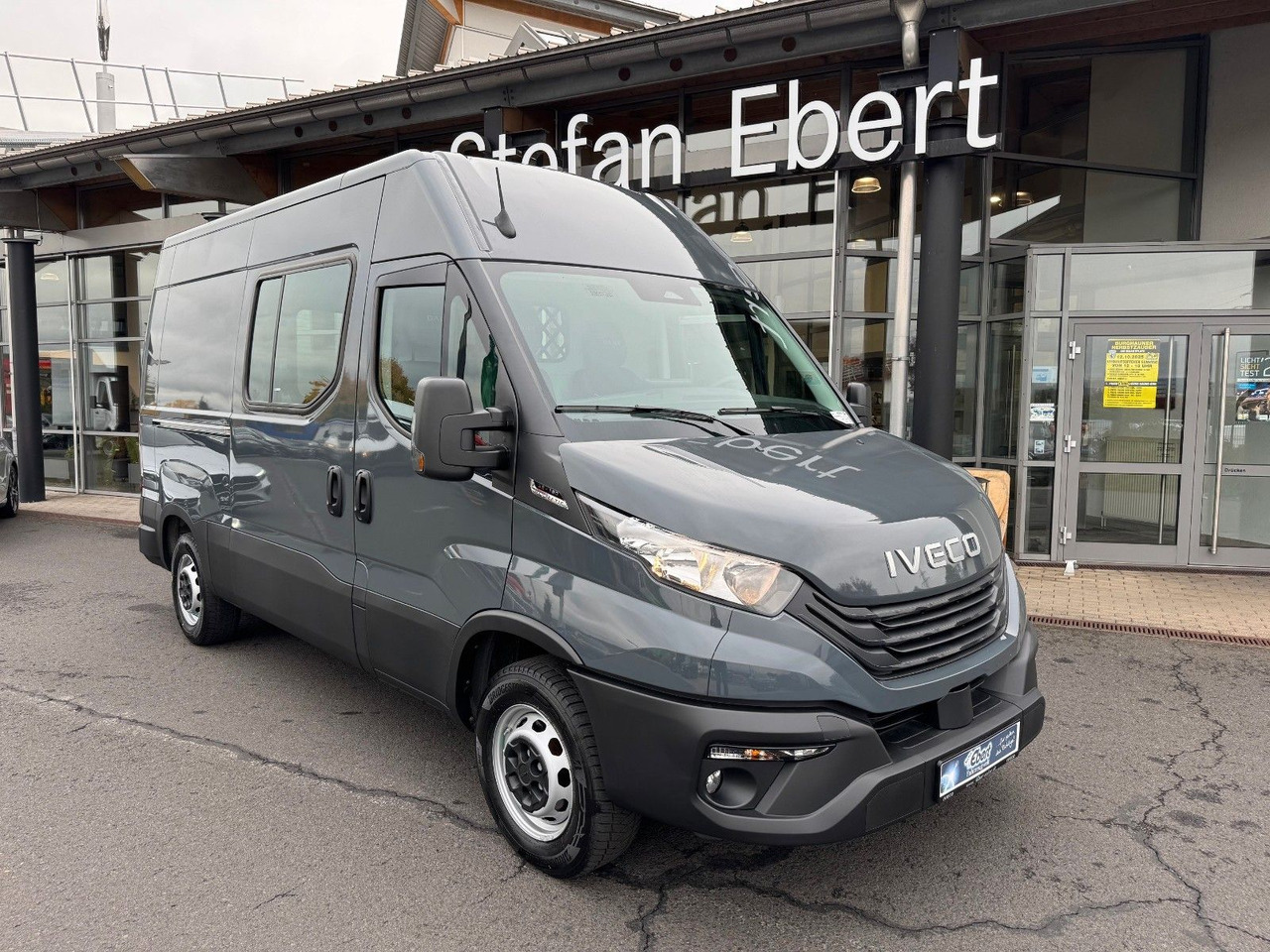 Iveco Daily 35S18HA8 3.0L *R3.520mm*AHK*2xSchiebetür* - Furgão: foto 1 Iveco Daily 35S18HA8 3.0L *R3.520mm*AHK*2xSchiebetür* - Furgão: foto 1