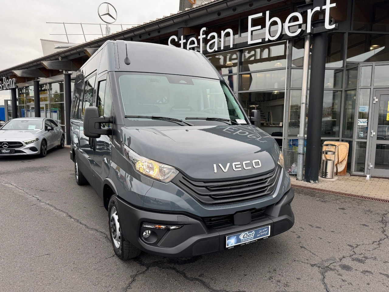 Iveco Daily 35S18HA8 3.0L *R3.520mm*AHK*2xSchiebetür* - Furgão: foto 2 Iveco Daily 35S18HA8 3.0L *R3.520mm*AHK*2xSchiebetür* - Furgão: foto 2