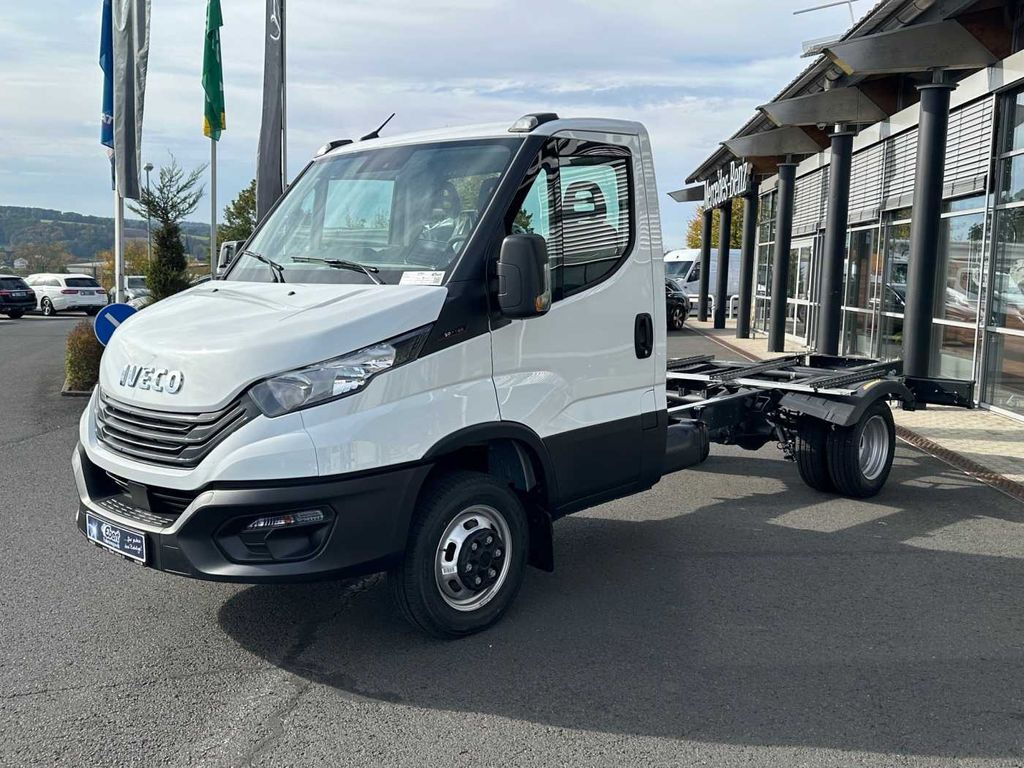Iveco Daily 50C18 3.0L *R3750mm*Navi*Klima* 3x - Camião chassi: foto 3 Iveco Daily 50C18 3.0L *R3750mm*Navi*Klima* 3x - Camião chassi: foto 3