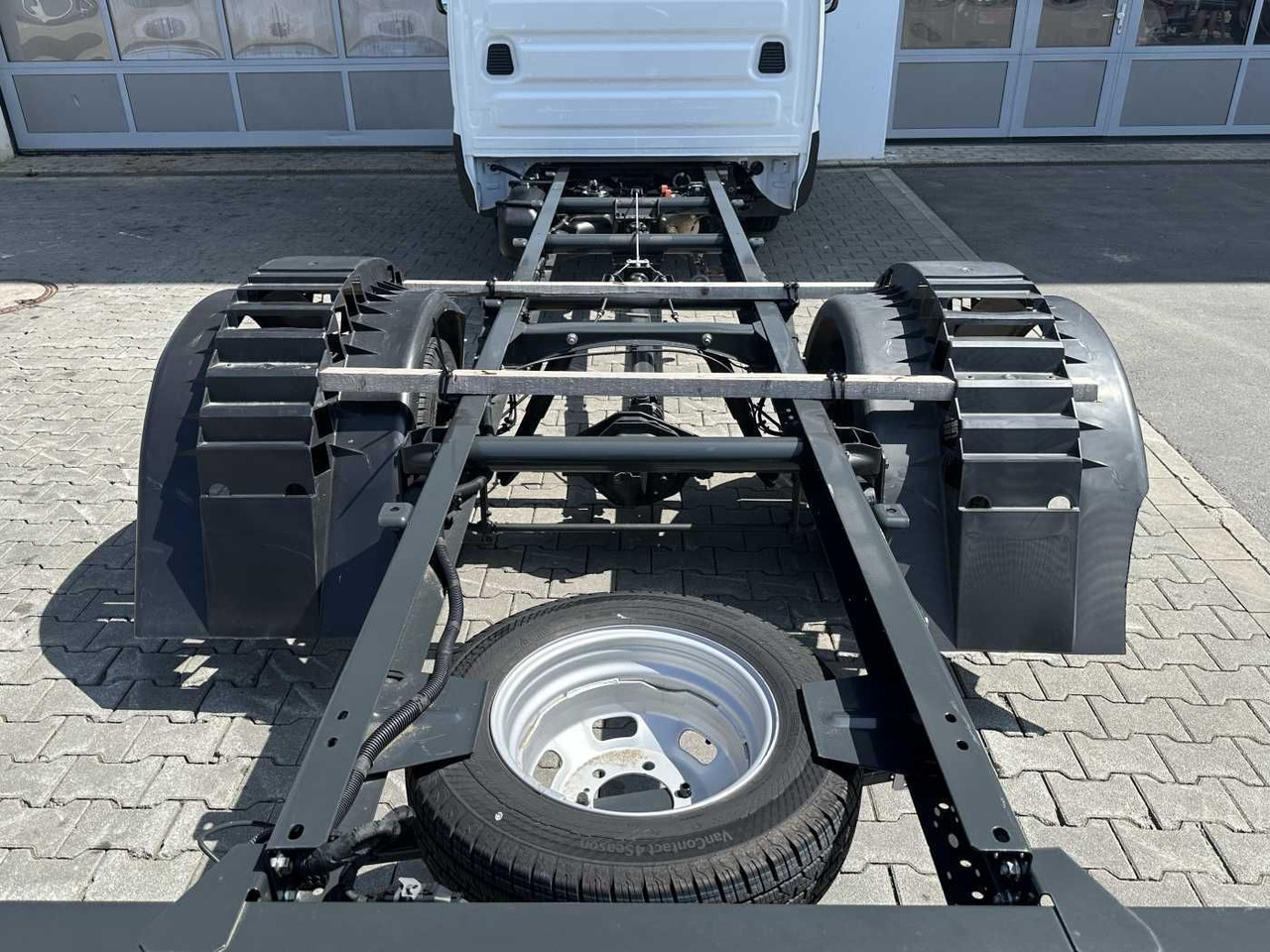 Iveco Daily 50C18 H 3.0L *R4.350mm*Klima* - Camião chassi: foto 5 Iveco Daily 50C18 H 3.0L *R4.350mm*Klima* - Camião chassi: foto 5