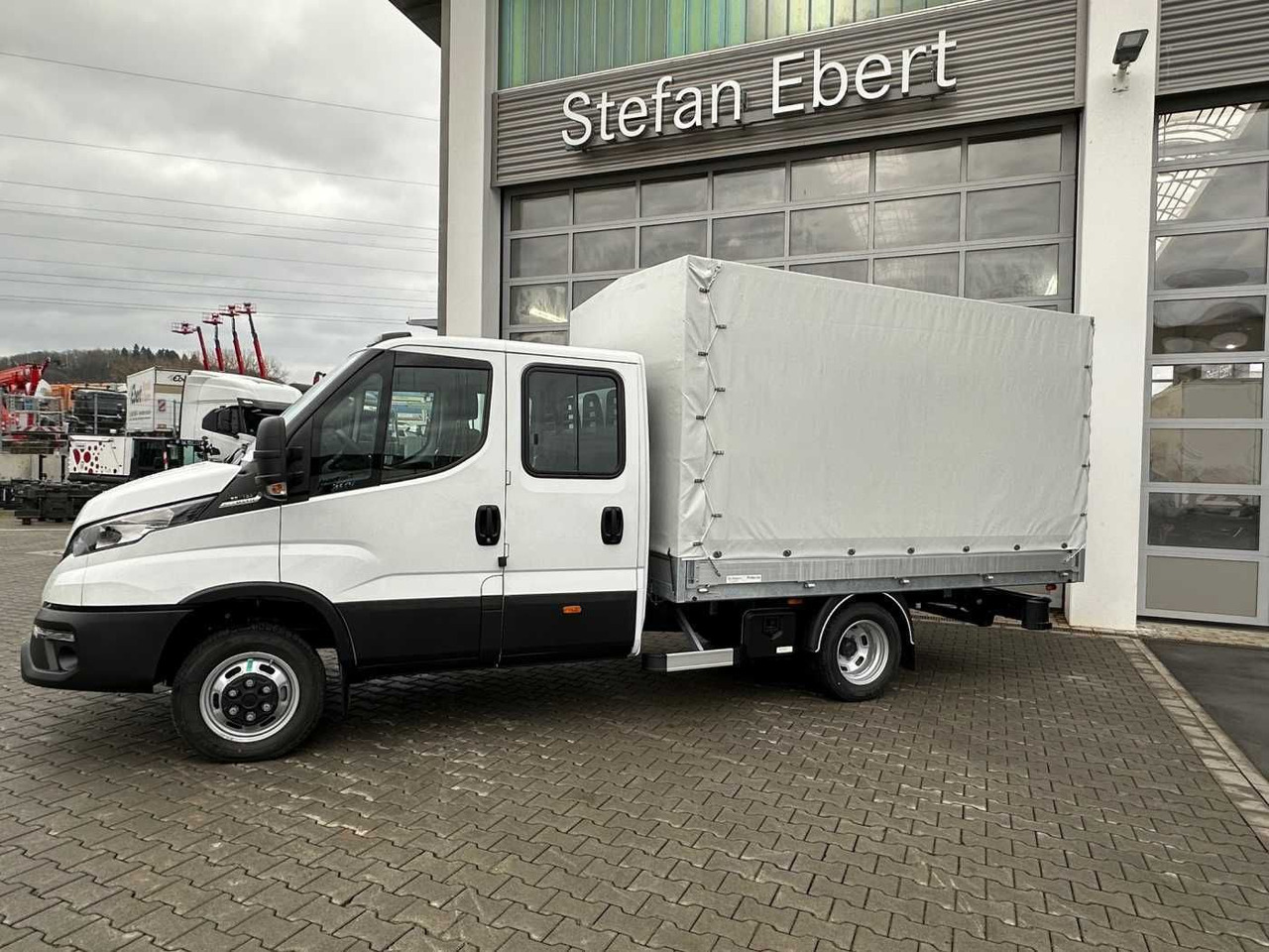 Iveco Daily 50C18H A8 DoKa *AHK*Automatik*7-Sitze* - Carrinha de caixa aberta, Carrinha cabine dupla: foto 4 Iveco Daily 50C18H A8 DoKa *AHK*Automatik*7-Sitze* - Carrinha de caixa aberta, Carrinha cabine dupla: foto 4