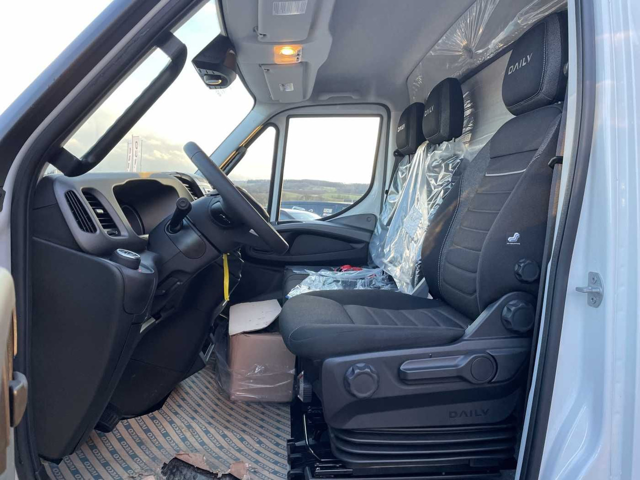 Carrinha de contentor novo Iveco Daily 70C18 HA8 *LBW*Schwenkwandkoffer*: foto 11