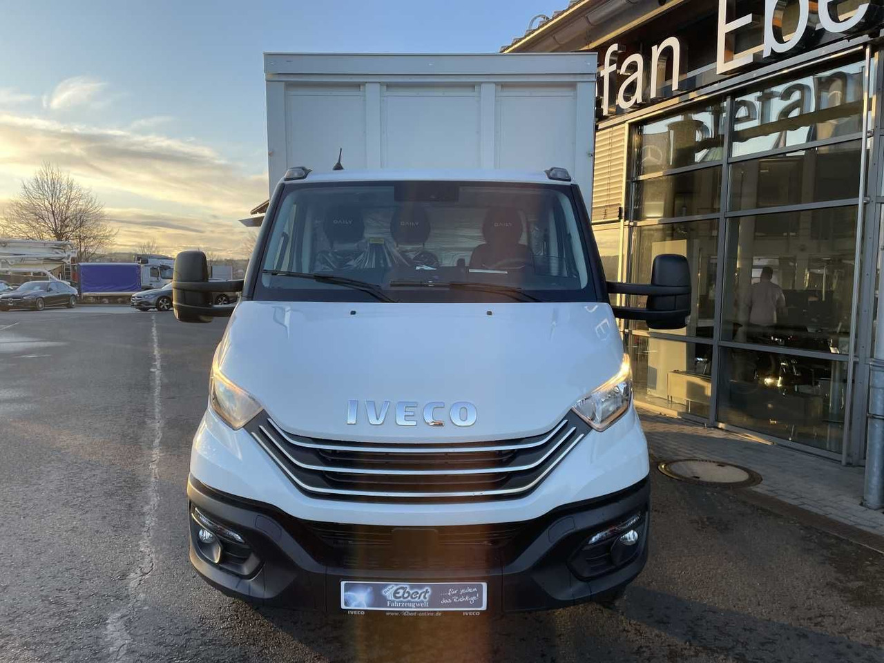 Carrinha de contentor novo Iveco Daily 70C18 HA8 *LBW*Schwenkwandkoffer*: foto 9