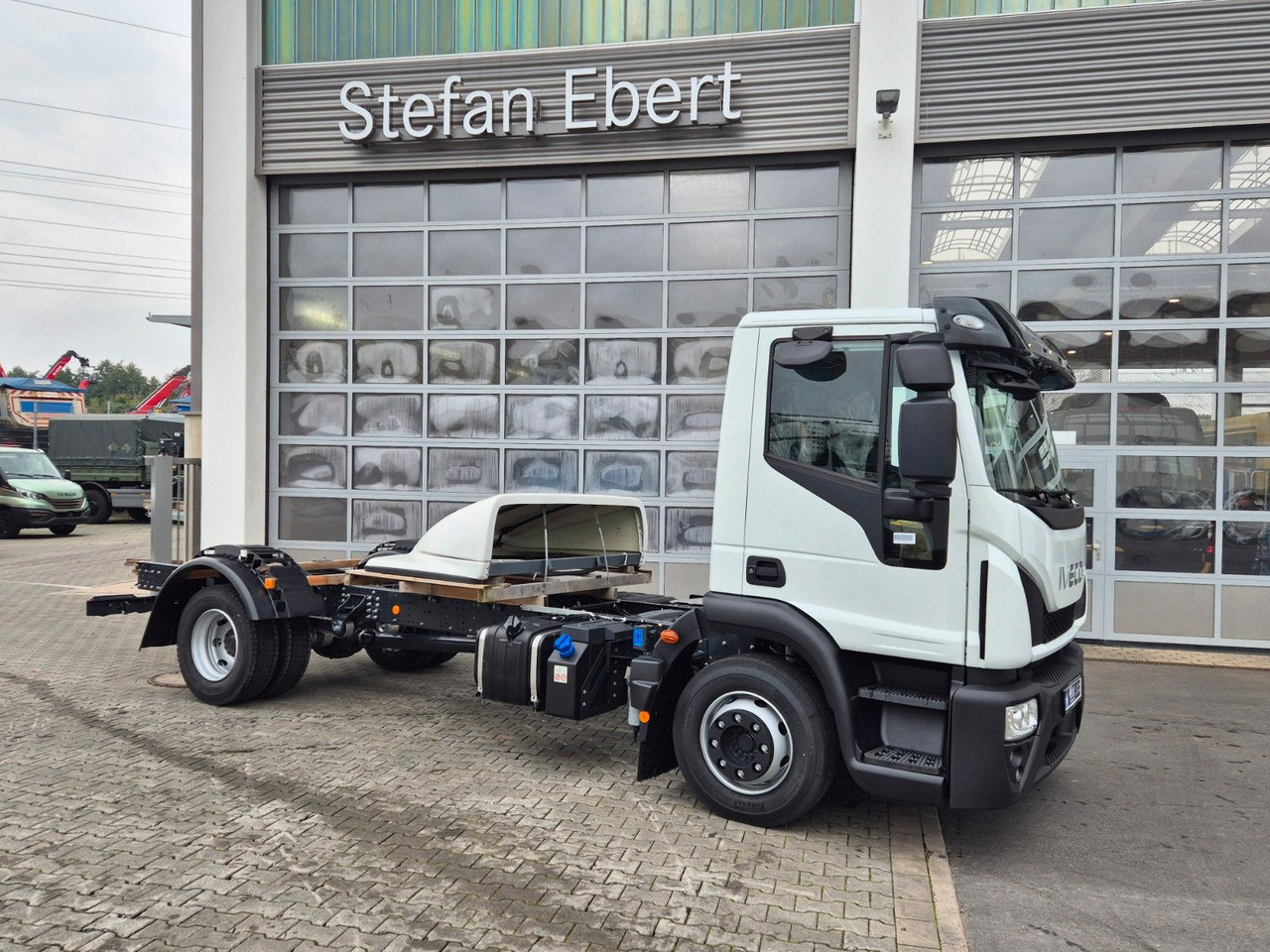 Iveco Eurocargo ML120E21/FP Spoiler Klima Xenon 3 St. - Camião chassi: foto 5 Iveco Eurocargo ML120E21/FP Spoiler Klima Xenon 3 St. - Camião chassi: foto 5