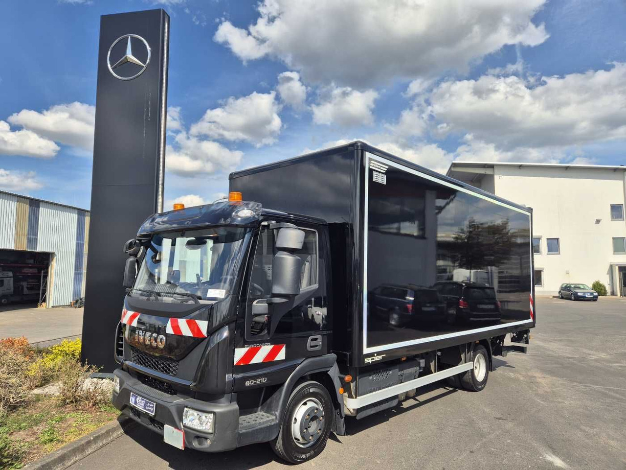 Iveco Eurocargo ML80E21/P LBW Bär 1.500kg 2x AHK - Carrinha de contentor: foto 1 Iveco Eurocargo ML80E21/P LBW Bär 1.500kg 2x AHK - Carrinha de contentor: foto 1