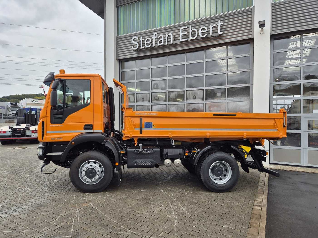 Iveco ML150E28W 4x4 Meiller Dreiseitenkipper 2xAHK - Camião basculante: foto 4 Iveco ML150E28W 4x4 Meiller Dreiseitenkipper 2xAHK - Camião basculante: foto 4
