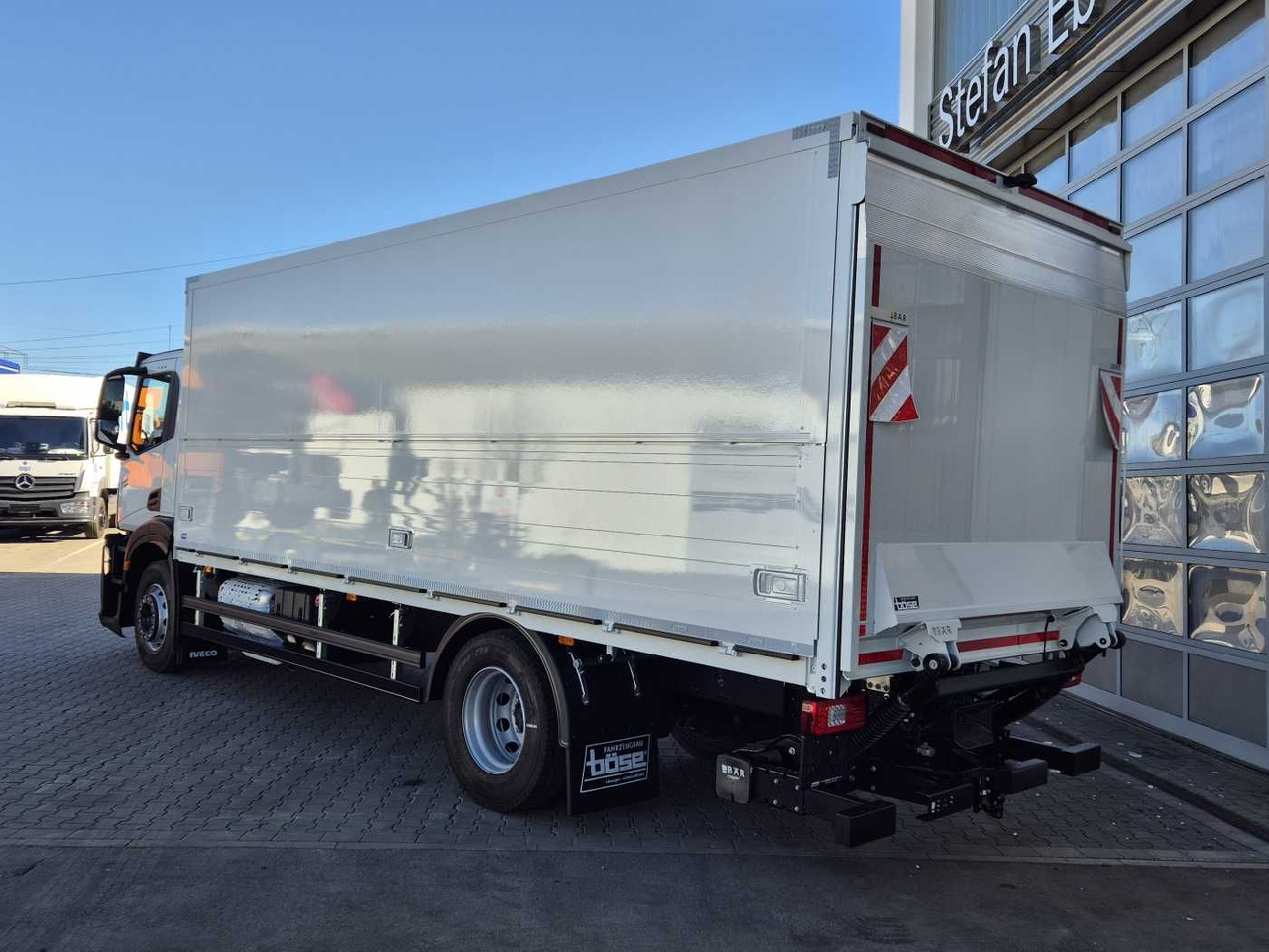 Iveco S-Way AD190S40/FP Böse Schwenkwand LBW 2x AHK - Camião transporte de bebidas: foto 5 Iveco S-Way AD190S40/FP Böse Schwenkwand LBW 2x AHK - Camião transporte de bebidas: foto 5