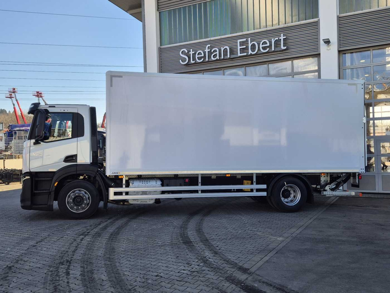 Iveco S-Way AD190S40/P Junge AHK LBW 2.000kg - Camião furgão: foto 5 Iveco S-Way AD190S40/P Junge AHK LBW 2.000kg - Camião furgão: foto 5