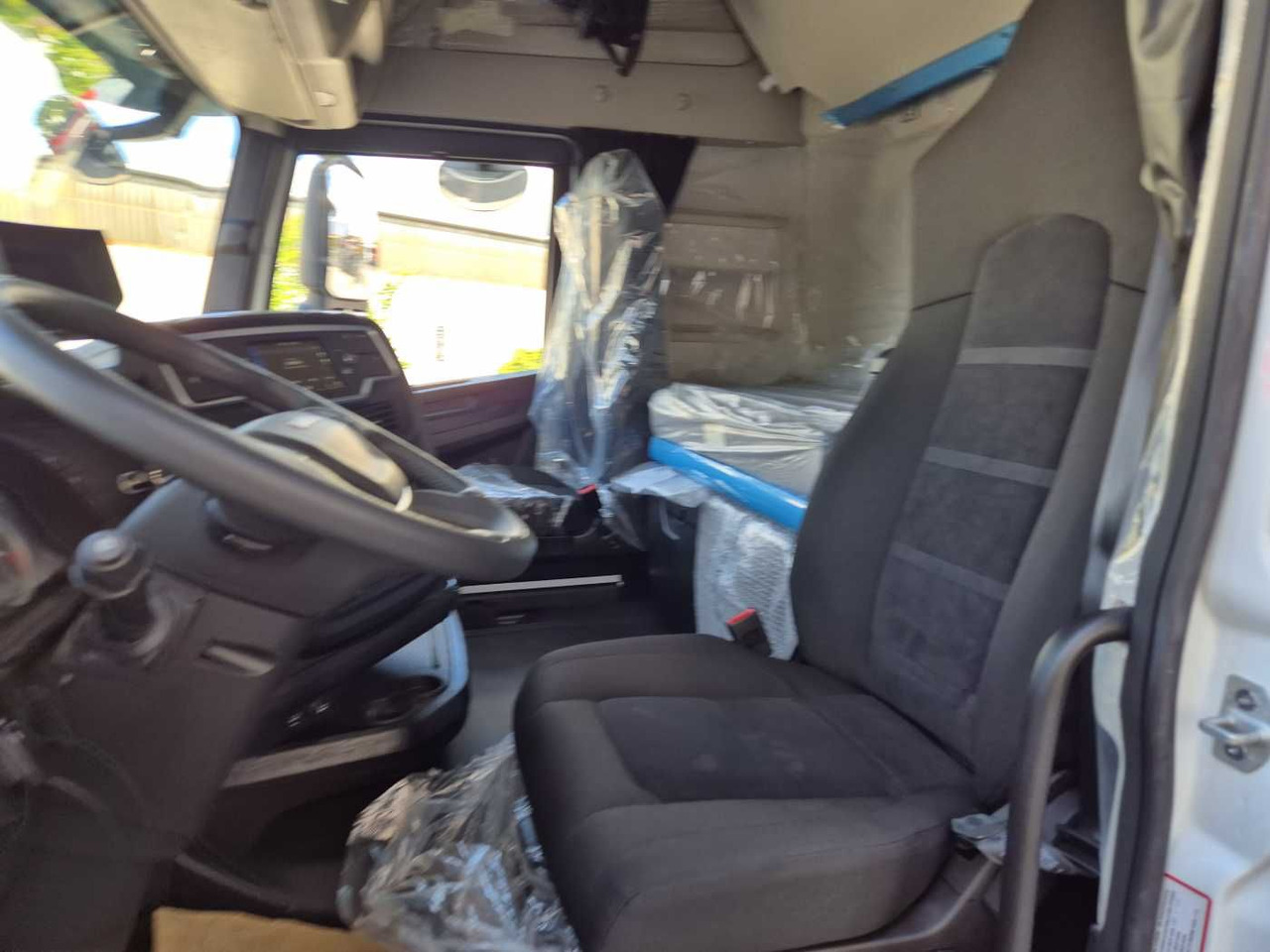 Camião de lona Iveco S-Way AS190S42/P Schiebeplanen LBW 2.000kg AHK: foto 11