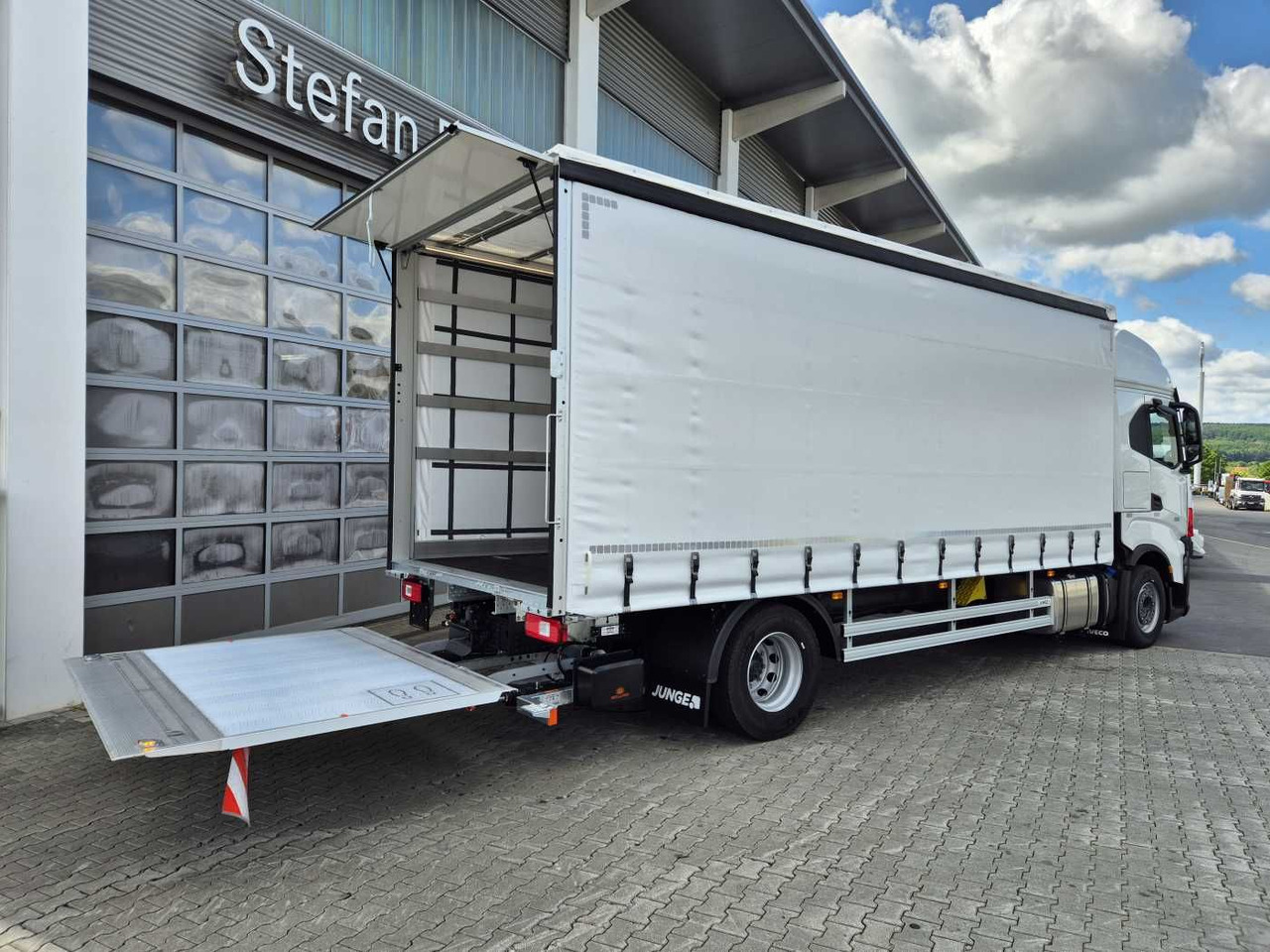 Camião de lona Iveco S-Way AS190S42/P Schiebeplanen LBW 2.000kg AHK: foto 7