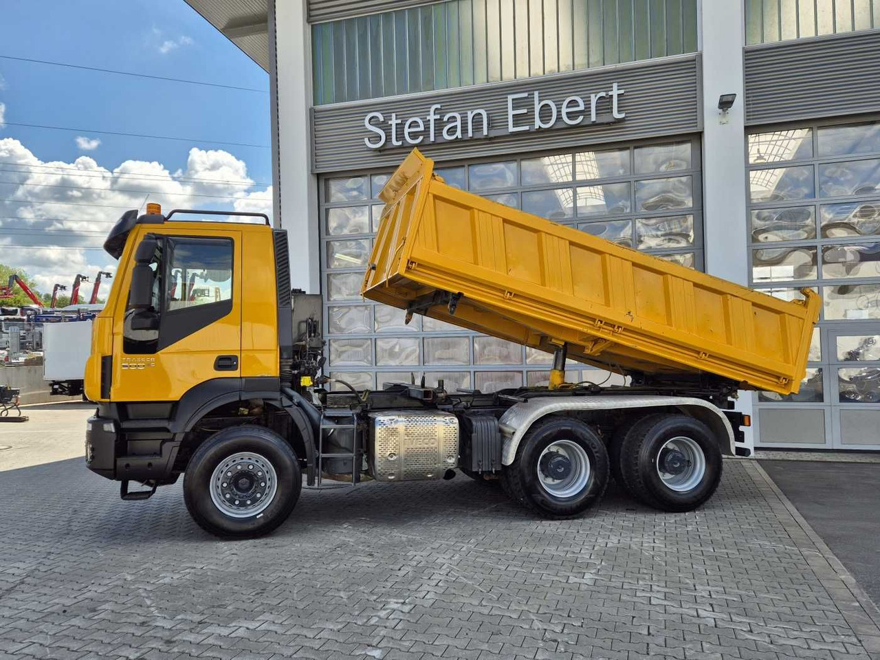 Iveco Trakker AD380T50 6x4 Kipper/SZM Wechselsystem - Camião basculante: foto 4 Iveco Trakker AD380T50 6x4 Kipper/SZM Wechselsystem - Camião basculante: foto 4