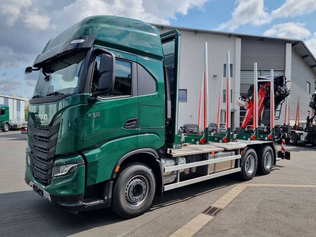 Iveco X-WAY AS300X57ZP ON+ 6x4 Palfinger Epsilon M12 Z - Camião de transporte de madeira, Camião grua: foto 3 Iveco X-WAY AS300X57ZP ON+ 6x4 Palfinger Epsilon M12 Z - Camião de transporte de madeira, Camião grua: foto 3