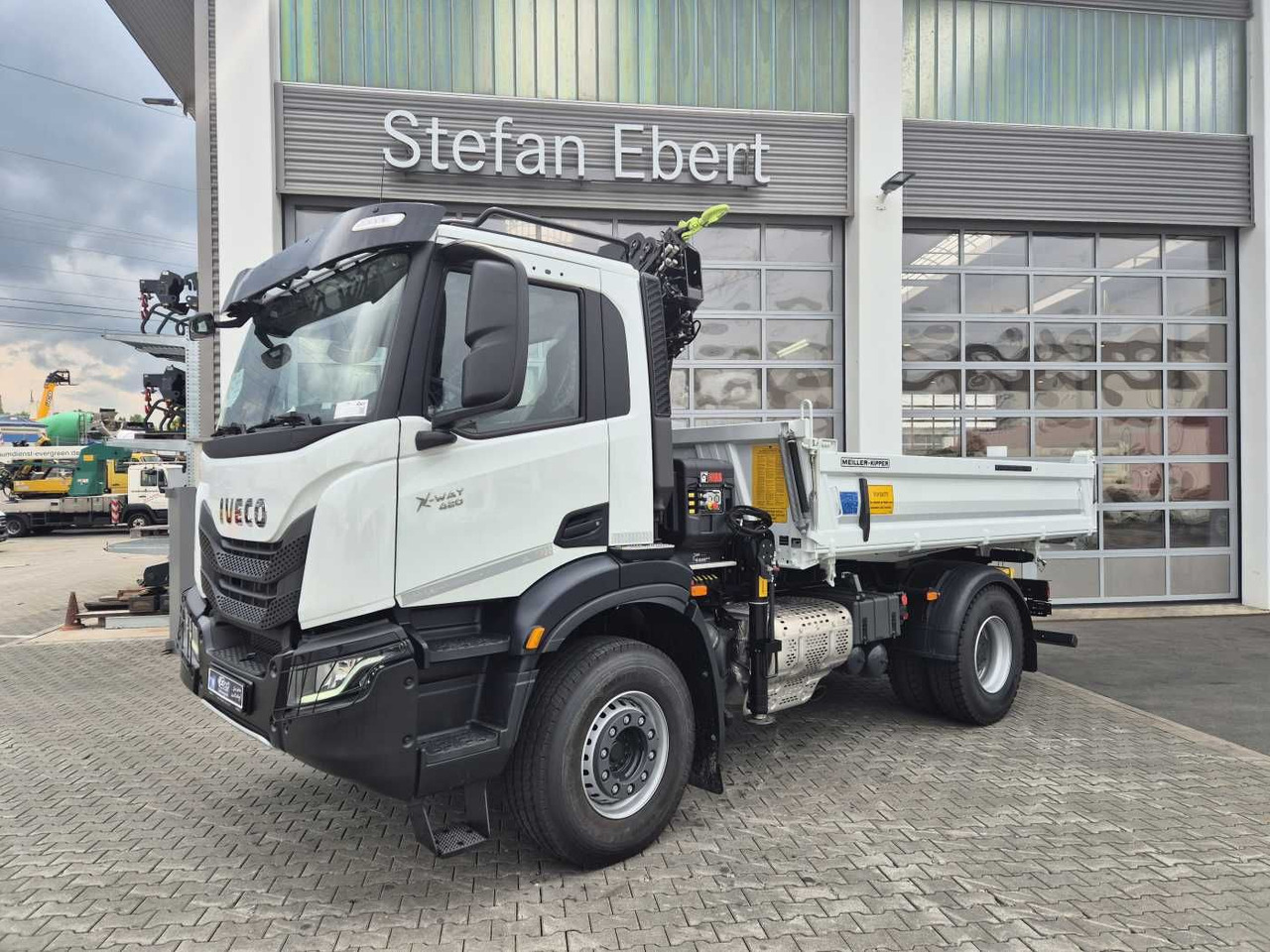 Iveco X-Way AD200X42/P HR OFF Hiab X-HIDUO 118E-3 Funk - Camião basculante, Camião grua: foto 4 Iveco X-Way AD200X42/P HR OFF Hiab X-HIDUO 118E-3 Funk - Camião basculante, Camião grua: foto 4
