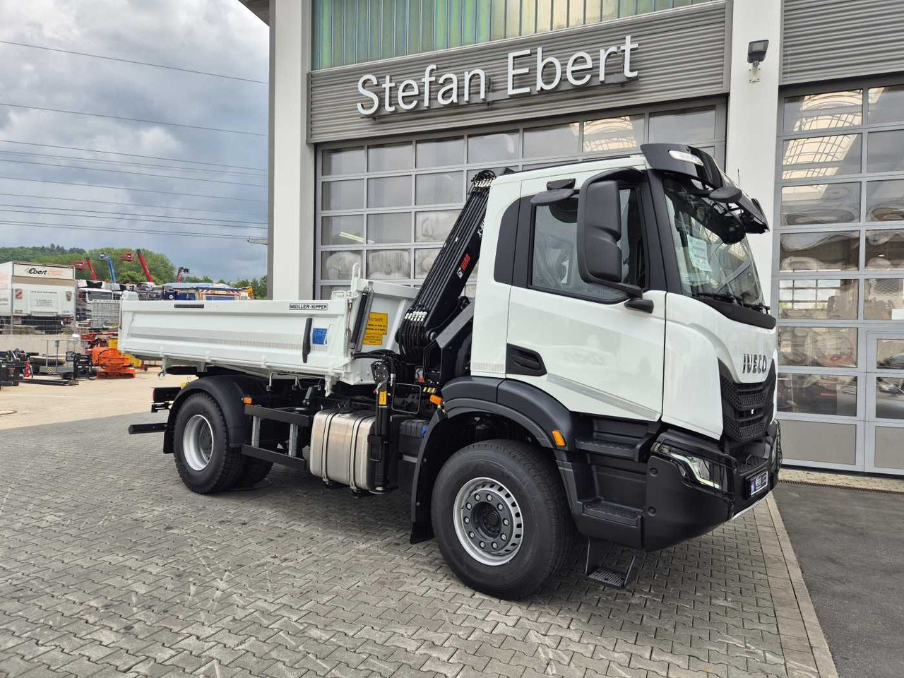 Iveco X-Way AD200X42/P HR OFF Hiab X-HIDUO 118E-3 Funk - Camião basculante, Camião grua: foto 5 Iveco X-Way AD200X42/P HR OFF Hiab X-HIDUO 118E-3 Funk - Camião basculante, Camião grua: foto 5