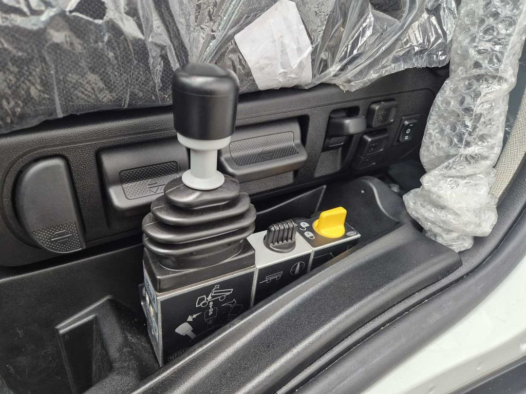 Camião basculante novo Iveco X-Way AD200X48 HR OFF 4x2 Meiller Intarder 2x: foto 12