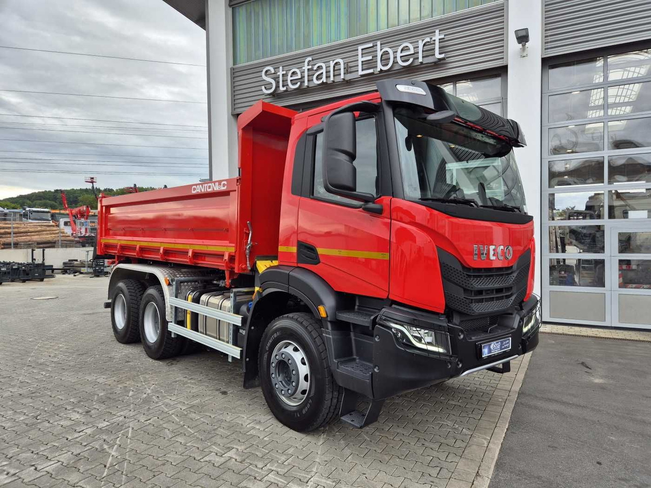 Iveco X-Way AD300X48Z HR OFF 6x4 Bordmatik Intarder - Camião basculante: foto 3 Iveco X-Way AD300X48Z HR OFF 6x4 Bordmatik Intarder - Camião basculante: foto 3